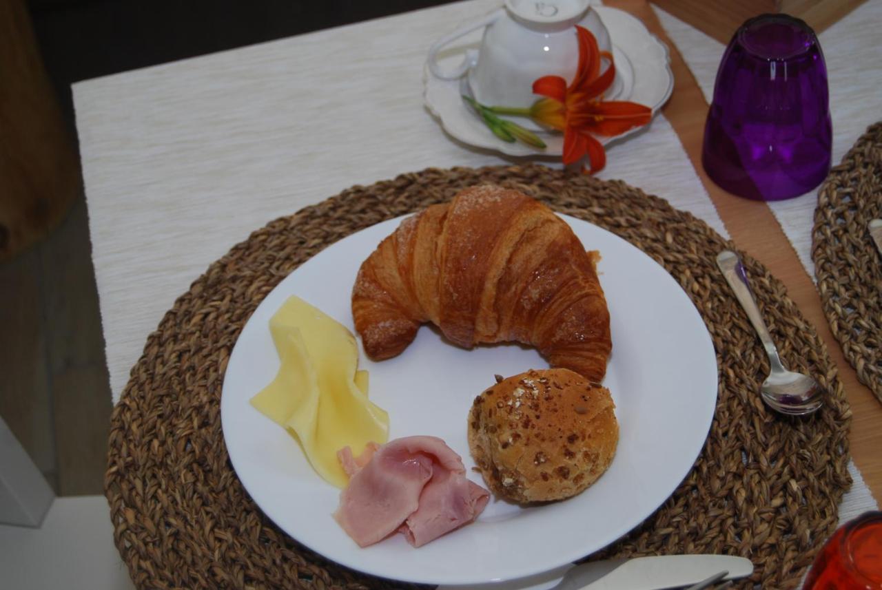 Domus Florio - Humanitas Rozzano Bed & Breakfast Pieve Emanuele Exterior foto