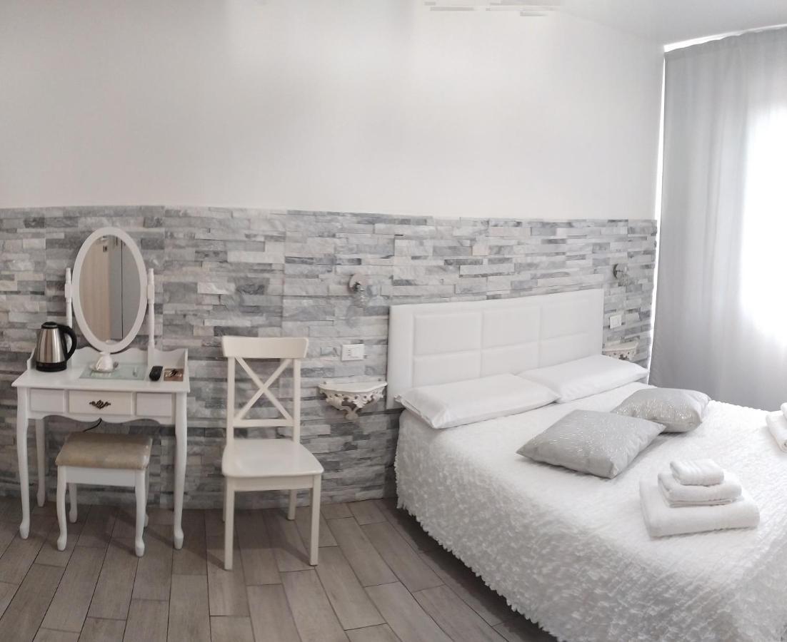 Domus Florio - Humanitas Rozzano Bed & Breakfast Pieve Emanuele Exterior foto